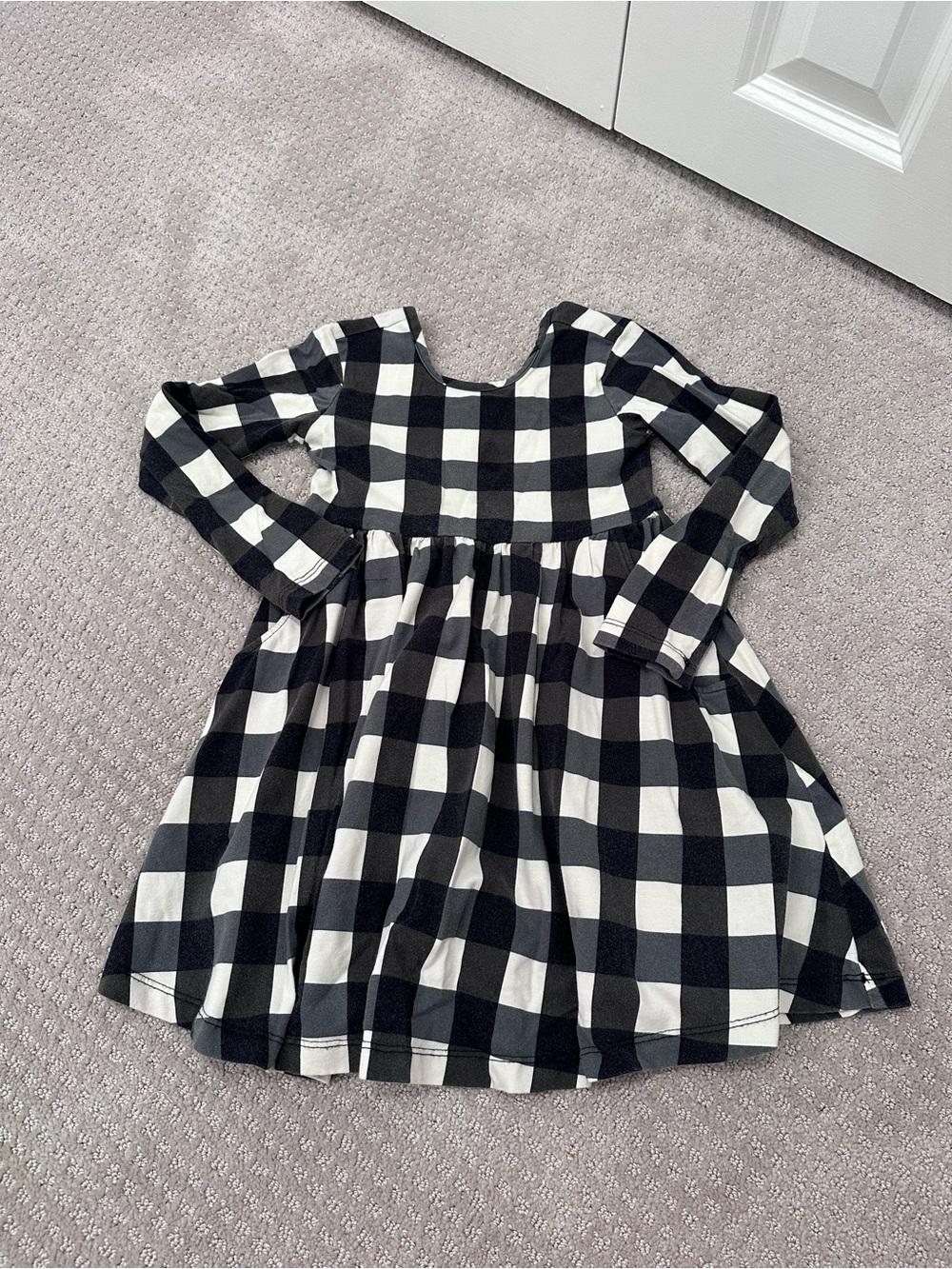 Hanna Andersson Long Sleeve Black and White Plaid Skater Dress, Size 4